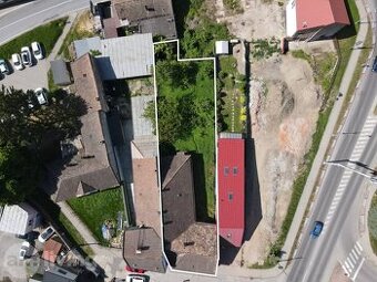 Výborná lokalita - Pozemok o výmere 638m2 so starším rodinný