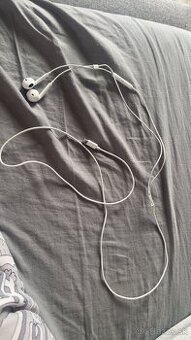 Apple káblové slúchadlá (EarPods)