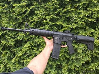 Airsoftka Delta Armory AR15 RIS BRAVO