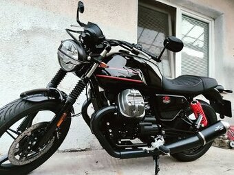 Moto Guzzi V7 STONE Special Edition 2024