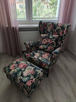 Kvetinove kreslo s taburetom
