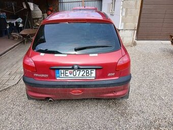Peugeot 206 benzín