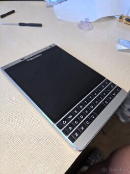 Blackberry passport SE