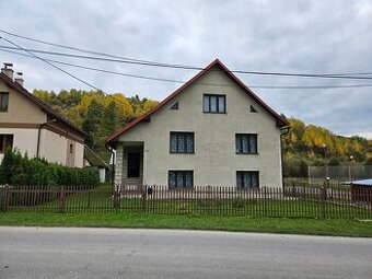 PREDAJ: Priestranný 2-generačný rodinný dom s potenciálom a 