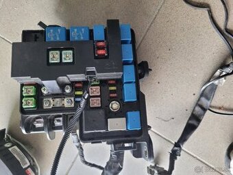 Poistkova skrinka hyundai