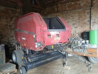 LIS na kulaté balíky CASE RB 454 s řežáním