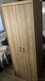 Šatníková skriňa