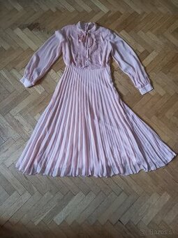 Plisované šaty veľkosť 34 zn Reserved