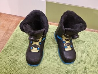 Predám detské snowboard topánky 35 EU