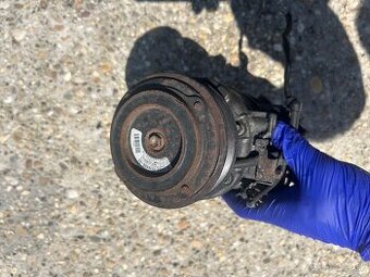 Kompresor klimatizácie BMW f10