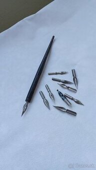 Atramentové starožitné pero...