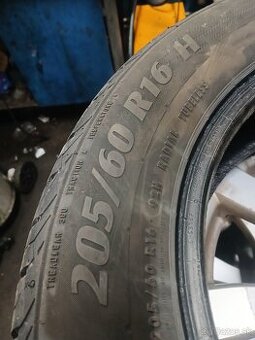 205/60 R16