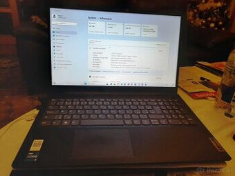 Predam skoro nepoužívaný notebook v zaruke do 2027 LENOVO V1