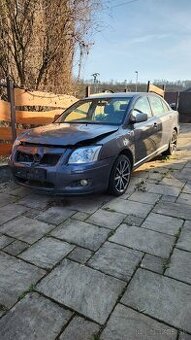 Toyota Avensis T25 2.0 D-4D (93 kW)