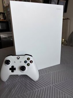 Špeciálna edícia XBOX ONE X Robot white Cena 139€
