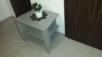 Nový stolík + set obrázkov