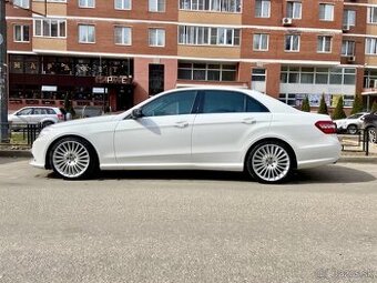 Elektróny 4x Mercedes - 1