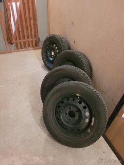 Kia 15"  5 x 114.3 plechove disky+ pneumatiky