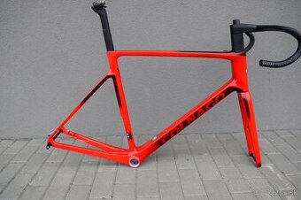 Predám nový carbonový ramový set Colnago V4Rs-Di2