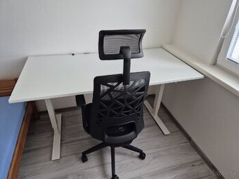 Vyskovo nastavitelny stol Skarsta (Ikea) + Stolicka Mobelix