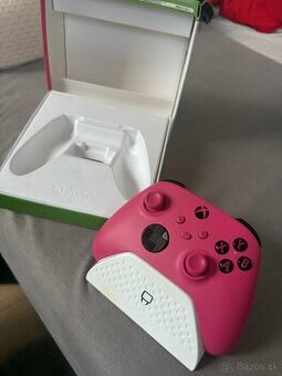 🎮 Xbox Wireless Controller – Deep Pink + Venom Charging Dock