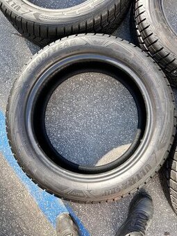 215/55r18 GoodYear UltraGrip performance suv