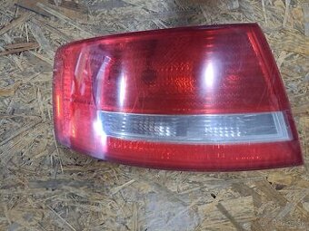 zadné ľavé svetlo určené pre Audi A6