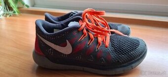 č7.)Tenisky Adidas veľkosť 35,5