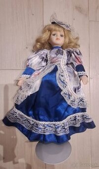 Porcelánová bábika