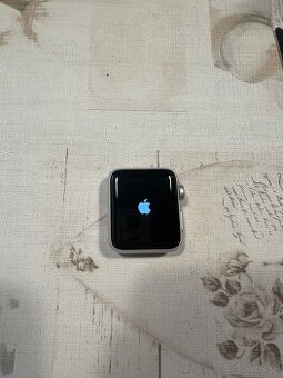 Predám Apple watch series 3 - 1