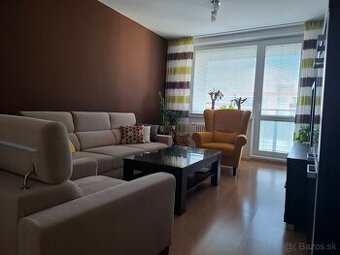 Predám slnečný 3-izbový byt s 2 loggiami