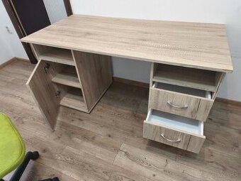 pisaci stol so stolickou