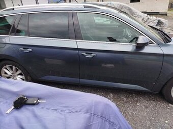 Rozpredám Superb 3 dvere (pravá strana)