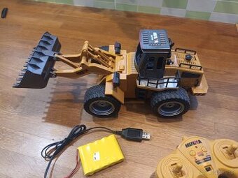 Predam bager s lyzicou na dialkove ovladanie