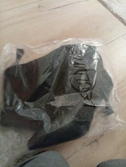 Predám čisto nové dámske čižmy