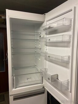 Chladnička s mrazničkov