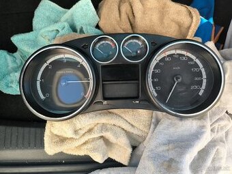 Budíky na Peugeot 308 diesel