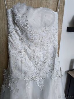 Svadobné šaty
