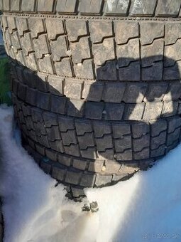 Predám pneu 245/70-17.5