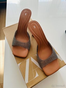 Zara sandale (38-39)
