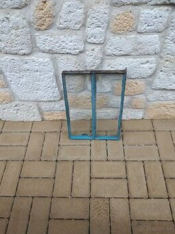 Zelezne okno, kovové okno, staré okno