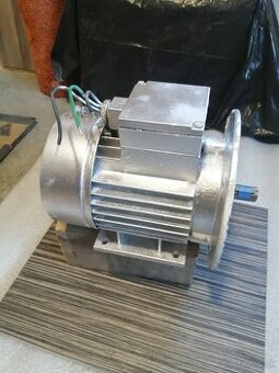 Elektromotor MEZ Mohelnice 0,75kw 2840ot /min, 400V