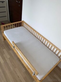 Detsla drevenna postel IKEA