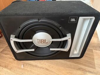 JBL subwoofer, zosilňovač