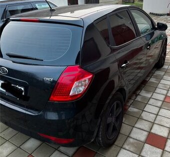 Kia ceed crdi 1,6 66kw r.v 2010