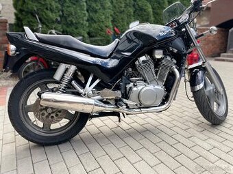 SUZUKI VX 800