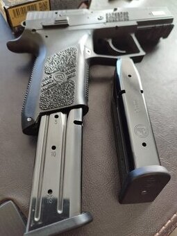 CZ P 07 Duty 9x19 luger  9mm2 + strelivo cz p07