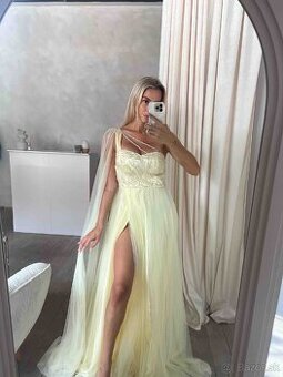 Predám spoločenské šaty 85n90