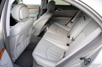 Mercedes-Benz E trieda Sedan 280 Elegance A/T 4-matic