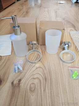 Dávkovač mydla + Pohár na zubné kefky